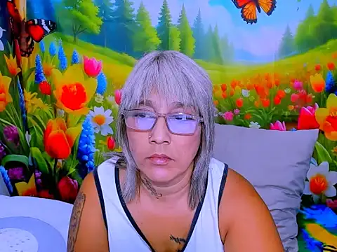 indianroxy's Live XXX Chat