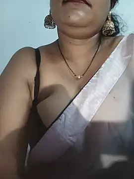 XXX chat uživo modela Nyra-23