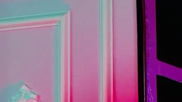 EssenaMonroe XXX чат на живо
