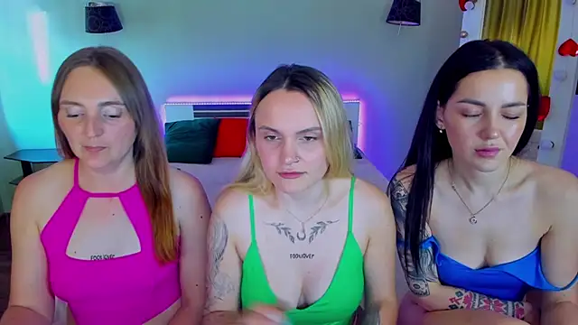 XXX chat uživo modela MagicEyess