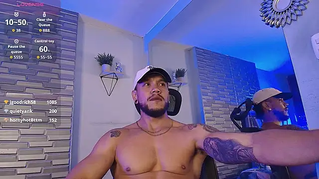 Chat +18 de ARON_TAYLER01 ao vivo