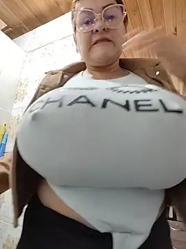 Онлайн чат XXX AlexxiaaMat