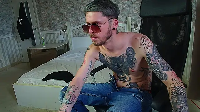JonahShaw Adlı Modelin Canlı XXX Sohbeti