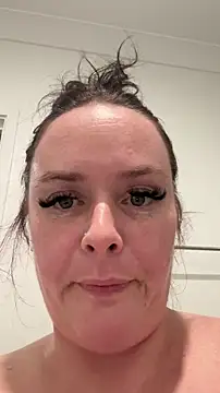 צ'אט XXX בשידור חי של carinabro10