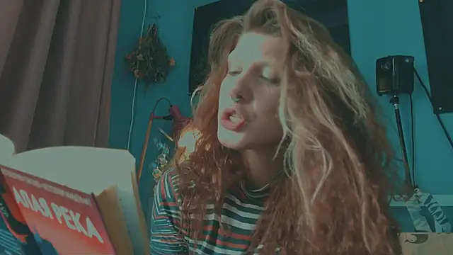 צ'אט XXX בשידור חי של VivienDarkbloom