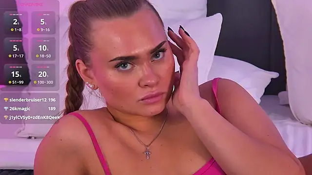 MonicaWestt Chat XXX in diretta