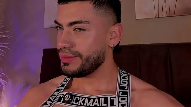 XXX chat uživo modela Alexander_Diazz