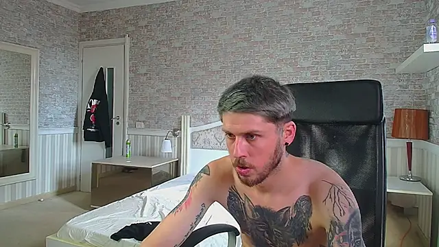 JonahShaw Adlı Modelin Canlı XXX Sohbeti