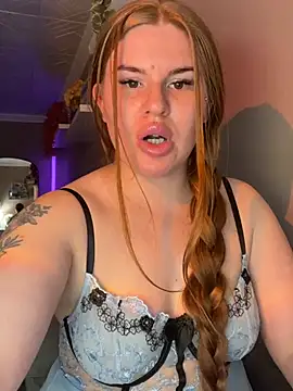 RedFoxQueen Adlı Modelin Canlı XXX Sohbeti