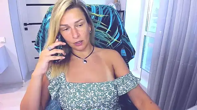 Chat XXX ao vivo de AlexiaDarren