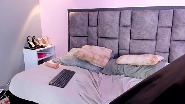 AdelaLust's Live XXX Chat