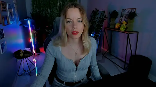 VireliaMoonfall's Live XXX Chat