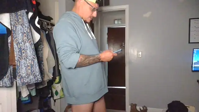 MrBiggBallz's Live XXX Chat