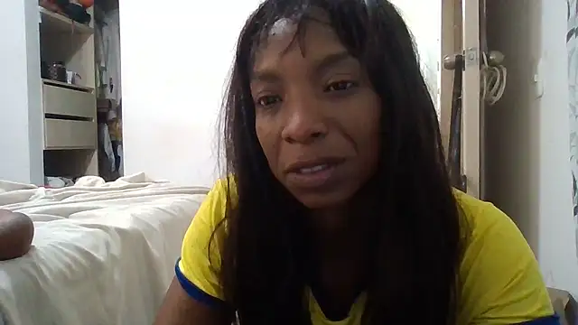 Chatroom XXX en direct de JadaMillss