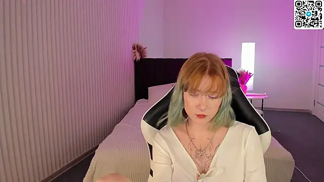 Elira_Vane élő XXX-chatje