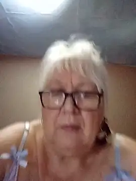 Alexia64231 Adlı Modelin Canlı XXX Sohbeti
