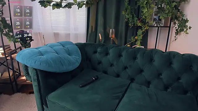 InesPiek Chat XXX live