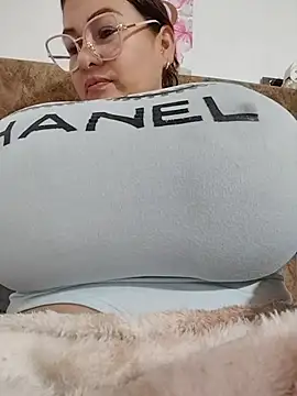 Chat +18 de AlexxiaaMat ao vivo