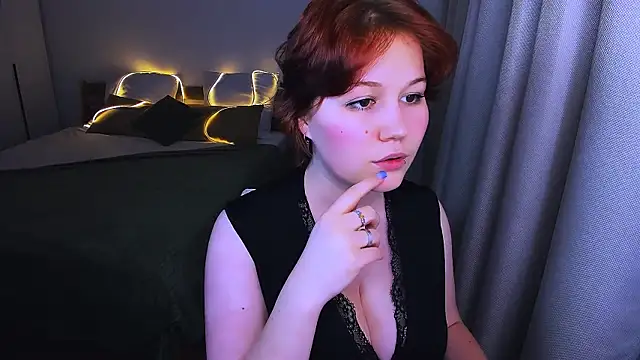 צ'אט XXX בשידור חי של MiaLacrice