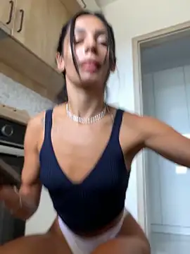 VickyM99 Adlı Modelin Canlı XXX Sohbeti