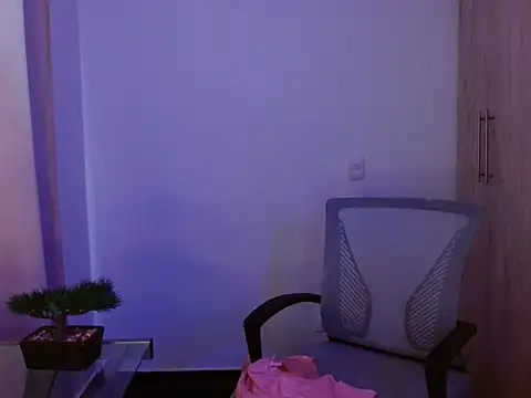 sapphire_lilac1's Live XXX Chat