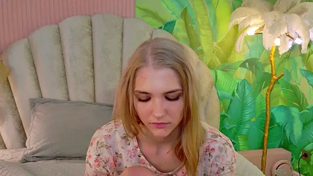 4example_Chloe's Live XXX Chat