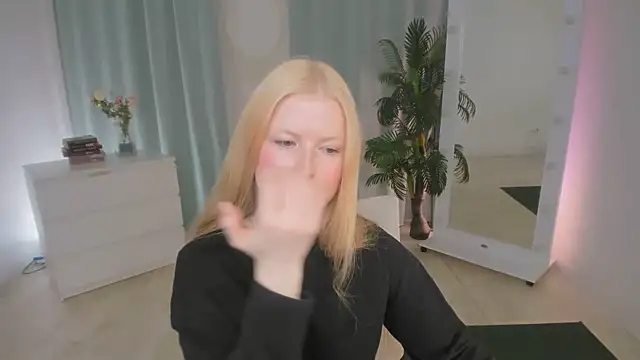 צ'אט XXX בשי דור חי של Laly_Peach