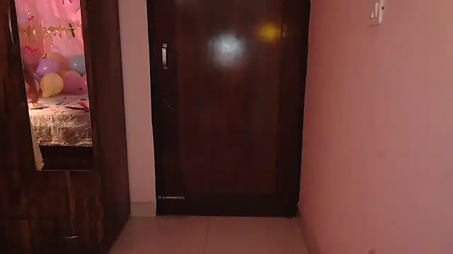 HotNiyathi – Naživo XXX chat
