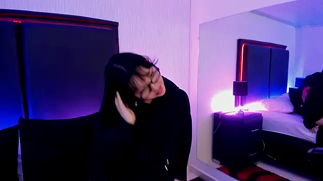 LilithBluum 라이브 XXX 채팅