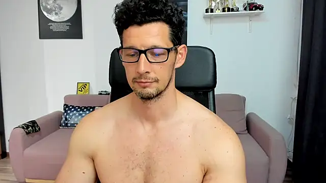 BrutusK08 Webcam show