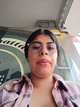 SOFIA-11_ Adlı Modelin Canlı XXX Sohbeti