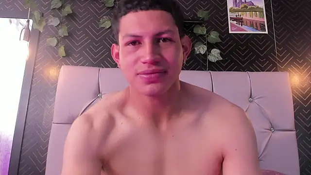 Tony_Zackk Live XXX-Chat