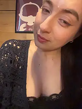 Holly_Play XXX чат на живо