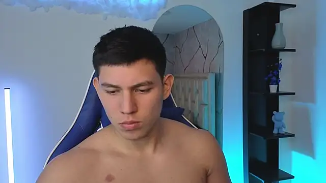 JamesCr_ Live XXX-Chat