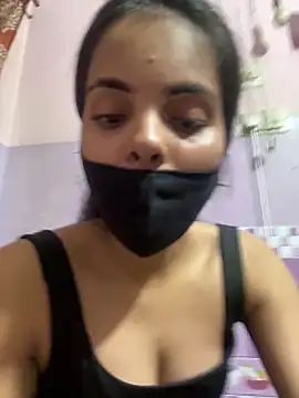 Sandhya_77 élő XXX-chatje