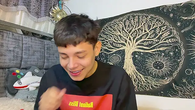 צ'אט XXX בשידור חי של Andy_Belier23