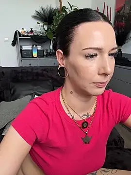 Trixie-Tainted Chat XXX in diretta