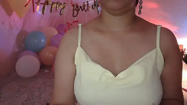 HotNiyathi লাইভ XXX চ্যাট