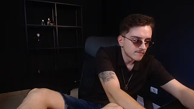 FelixStarkkのライブXXXチャット
