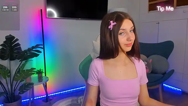 Kira_Moonnn's Live XXX Chat