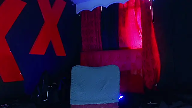 AlanFox1 Adlı Modelin Canlı XXX Sohbeti