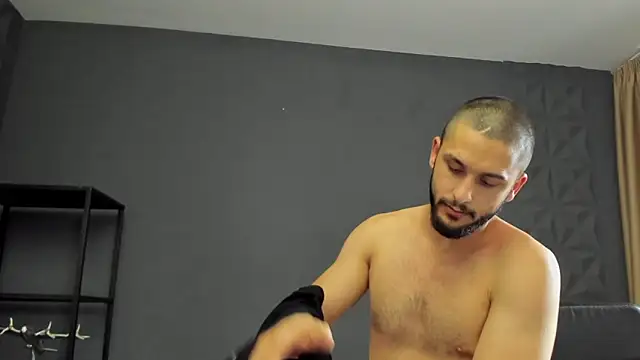 TroyWadee Chat XXX live