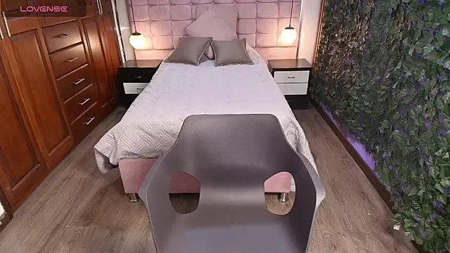 دردشة MoriahStorm الجنسية المباشرة