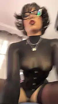 Liana_Fem_'s Webcam Show
