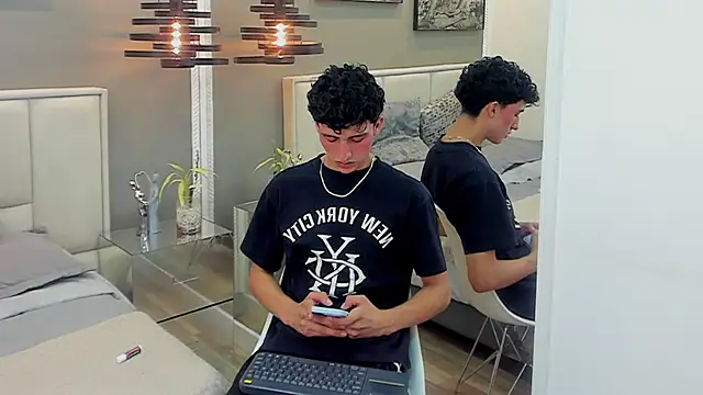 Chat XXX ao vivo de thom_ames