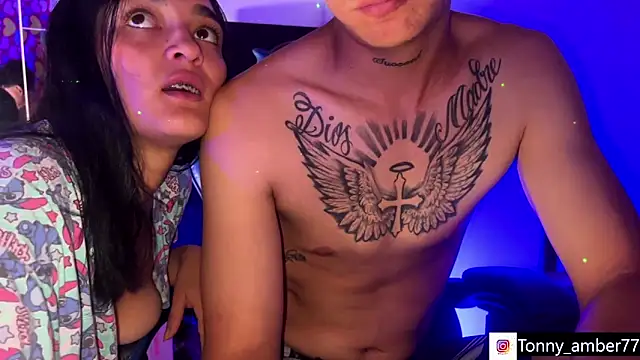 Chat +18 de Amber77__ ao vivo
