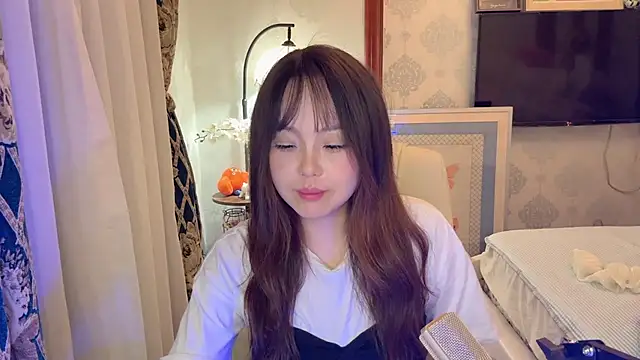 LongLongQueen Live XXX Chat