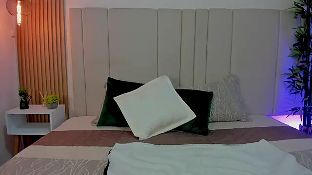 Chat +18 de Victoria_Rosee ao vivo