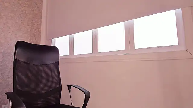 Anika_H Chat XXX in diretta