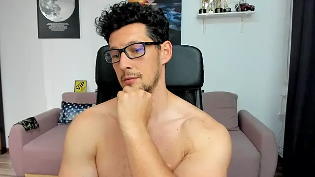 BrutusK08 Chat XXX in diretta